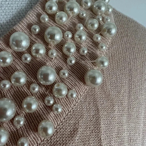 Karl Lagerfeld Paris Baby Pink Sweater Faux Pearl Beaded Embellished Neckline XS - Picture 7 of 8